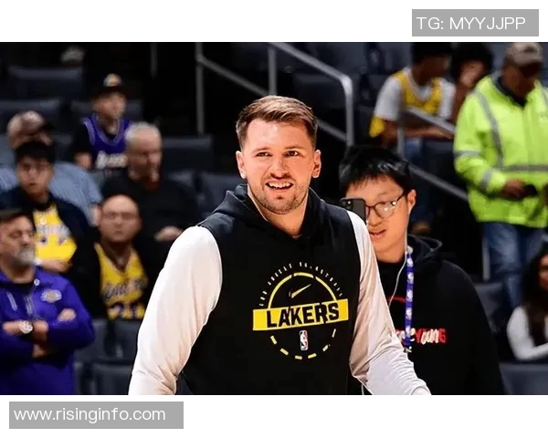 东契奇狂砍73分刷新现役得分纪录独行侠力克太阳终结11连胜